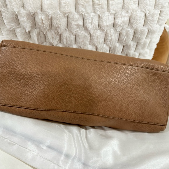 Gucci Medium Soho Chain Tote Bag - Picture 4 of 5